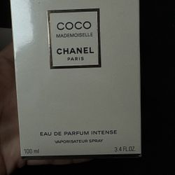 Woman’s Perfume 