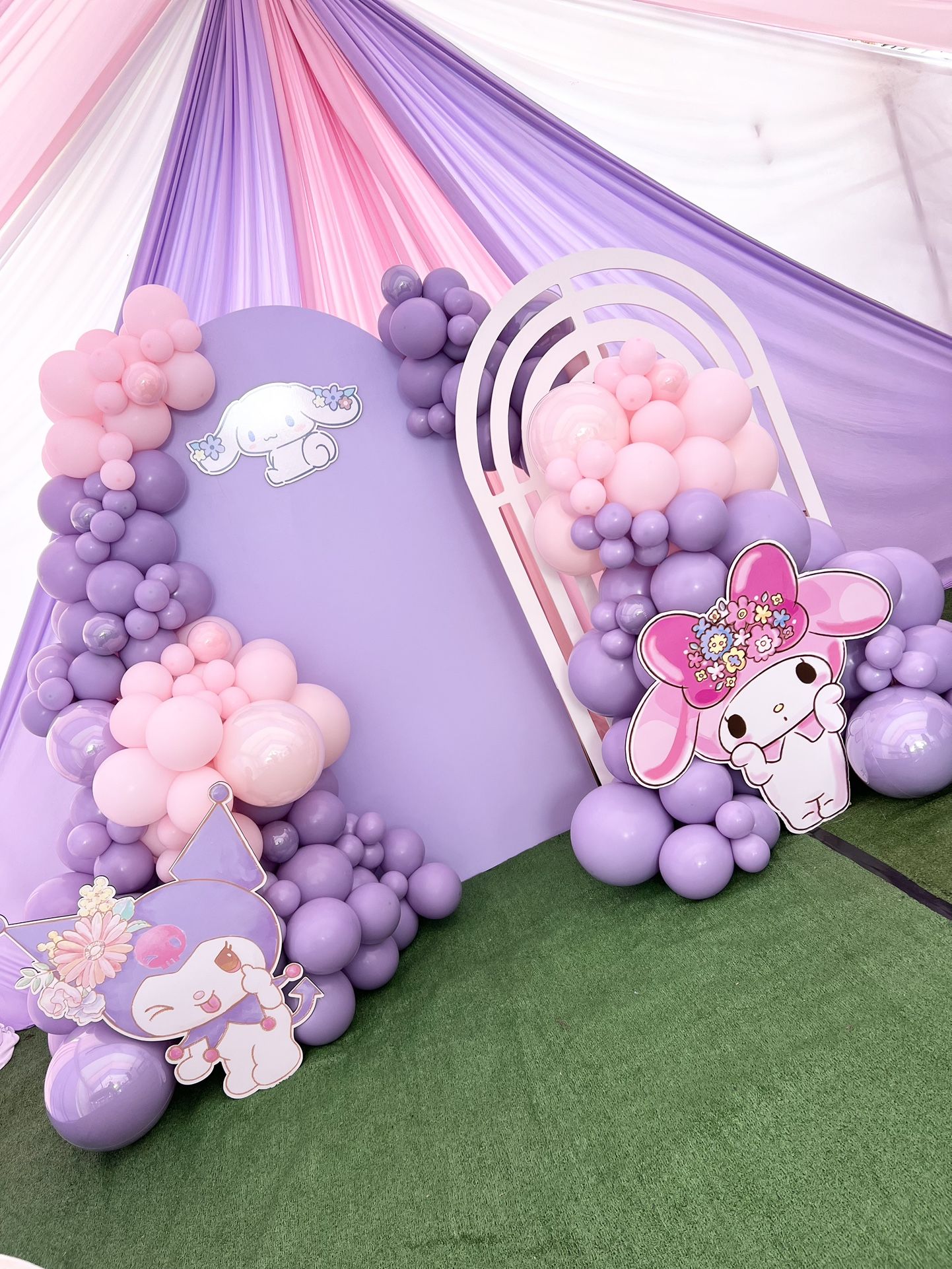 Kuromi Birthday Party Balloon Backdrop