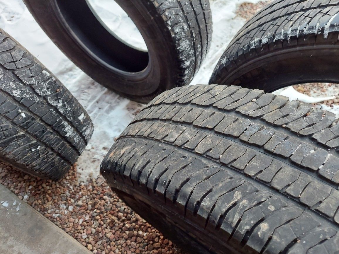 Set Of Michelin LTX Atx 275 70 18