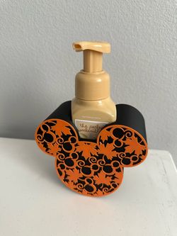 Bath and Bodyworks soap holder