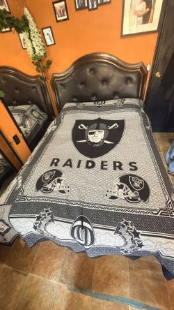 Queen size raiders blanket