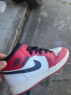 Air Jordan 1 Mid Red White Black Sneaker