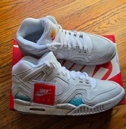 Nike AIR Tech Challenge 2 "MAG"