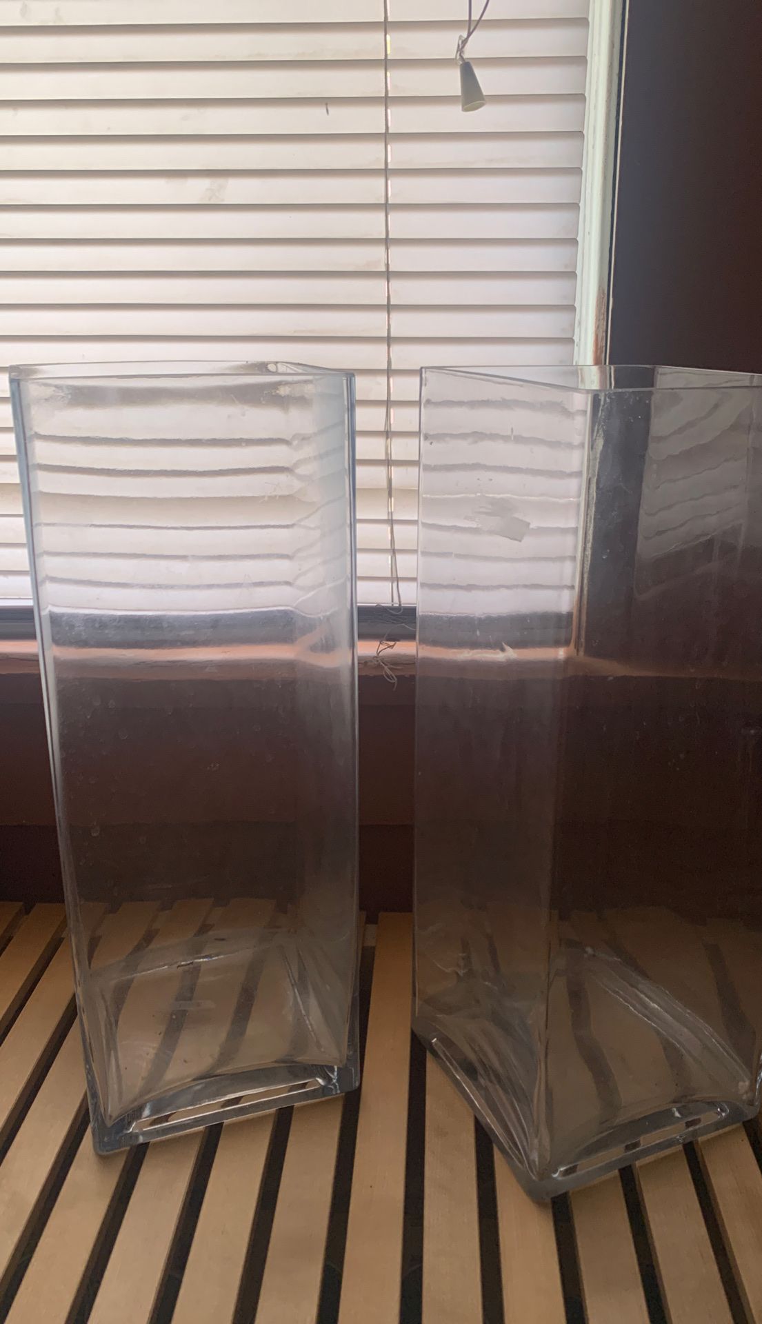 2 Glass vases