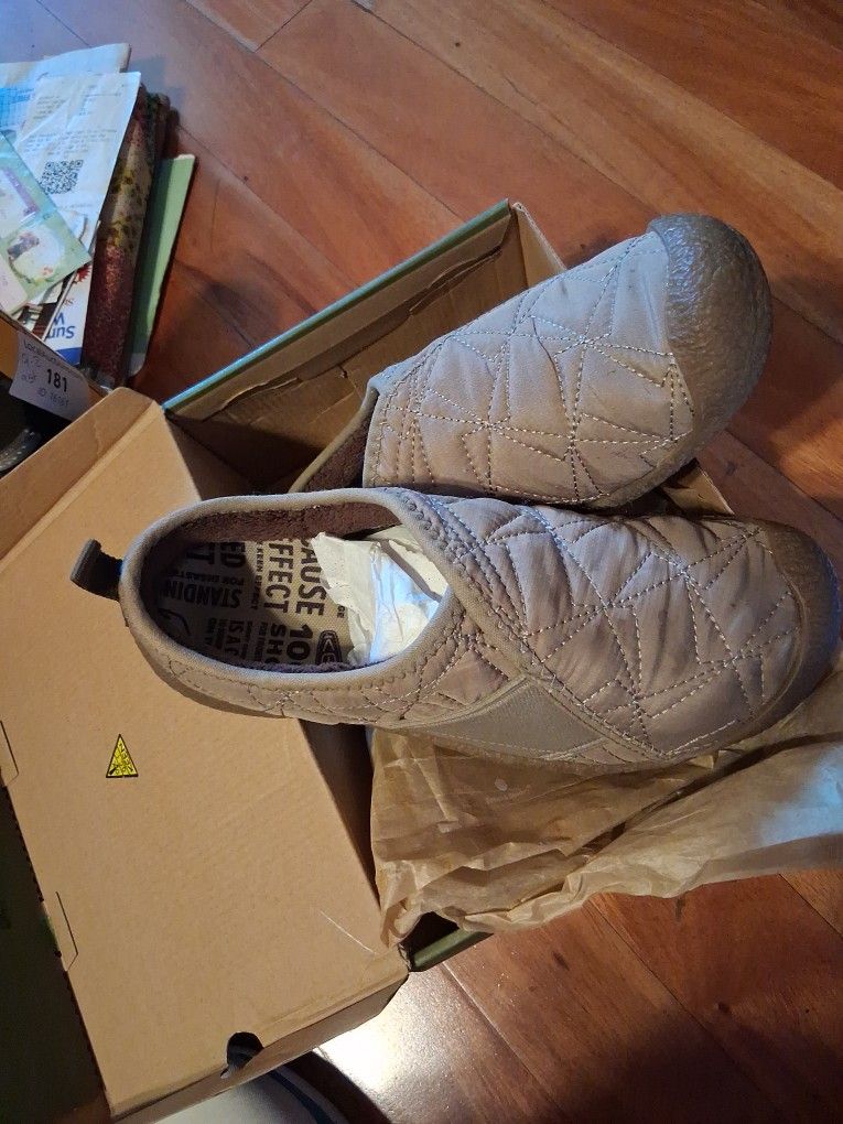 Keen Womens Howser Shoes/Slippers Sz 9, NEW