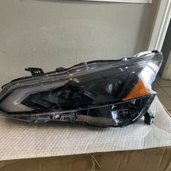 2019-2023 Nissan Altima Left Headlight 