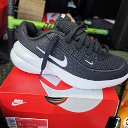 Boys Nike Shoes Size 3Y
