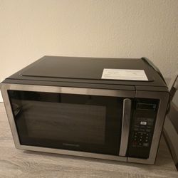 Faberware 1.1 Cu.Ft Countertop Microwave Oven