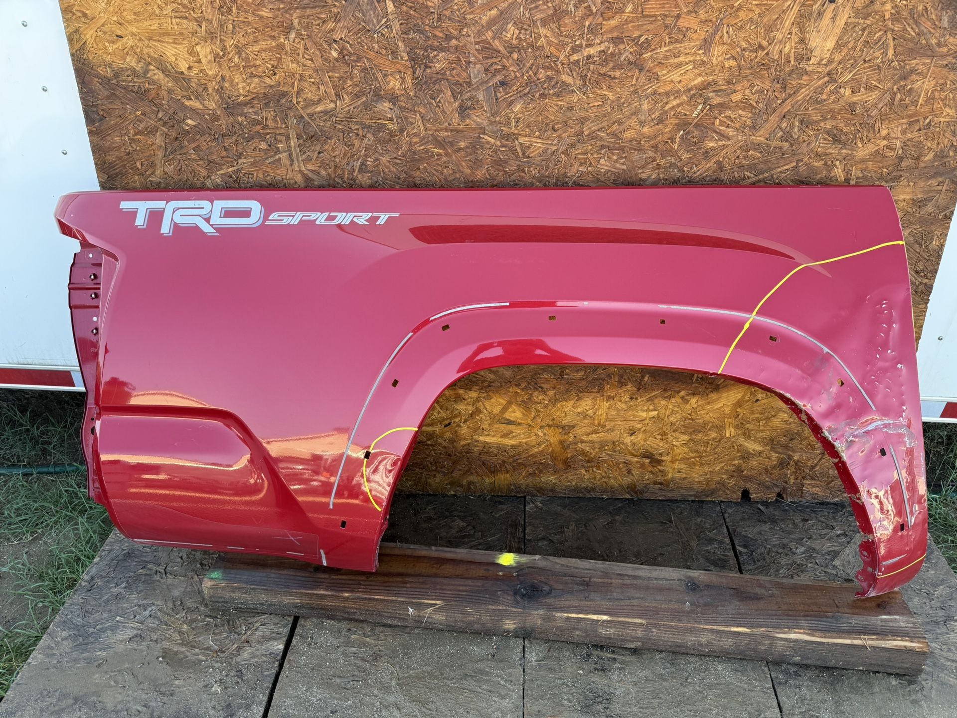 2016-2023 TOYOTA TACOMA BEDSIDE DRIVER  SIDE- L  SIDE  OEM