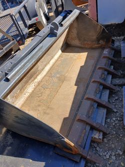 Bobcat 60"tooth Bucket