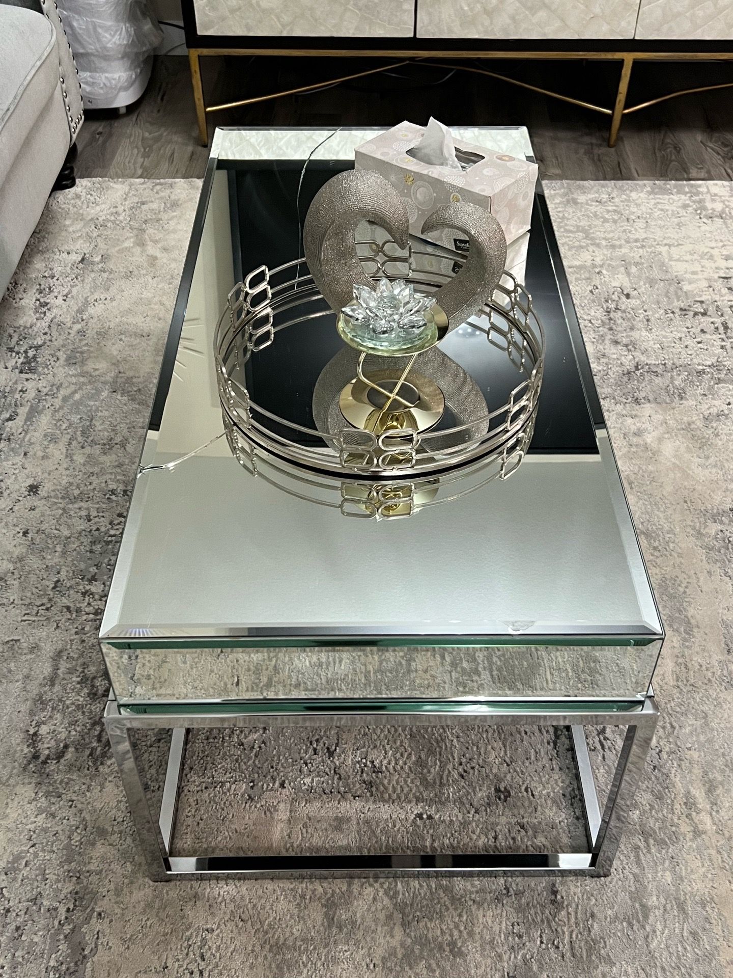 Table and mirror they have cracked on the t