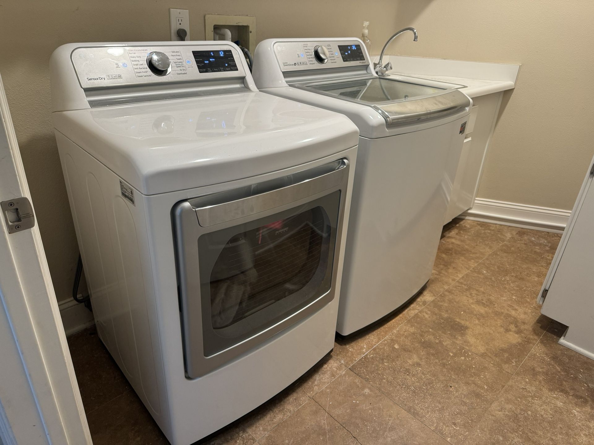 LG Washer & Dryer Set