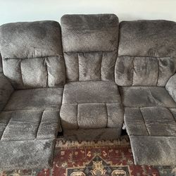 Couches/Sofas