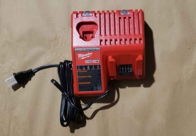 New Genuine Milwaukee M12 M18 18V Battery CHARGER 48-59-1812 Lithium 12 18 Volt.
