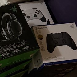 Ps5 Controllers Black & White/ Xbox & USB Pc Headphones