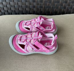 New Oshkosh Girls Shoes 9