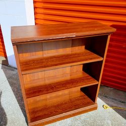 🚨Wooden Shelves 🚨 (FREE DELIVERY)