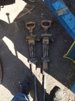 Pneumatic jackhammers