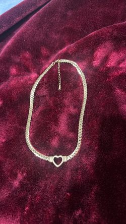 Gold tone heart necklace
