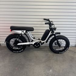 Monday Motorbikes Presidio Electric Bike