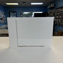 Apple Macbook Air 13.6" M2 Chip 8GB RAM 256GB SSD Starlight Apple Care 2025