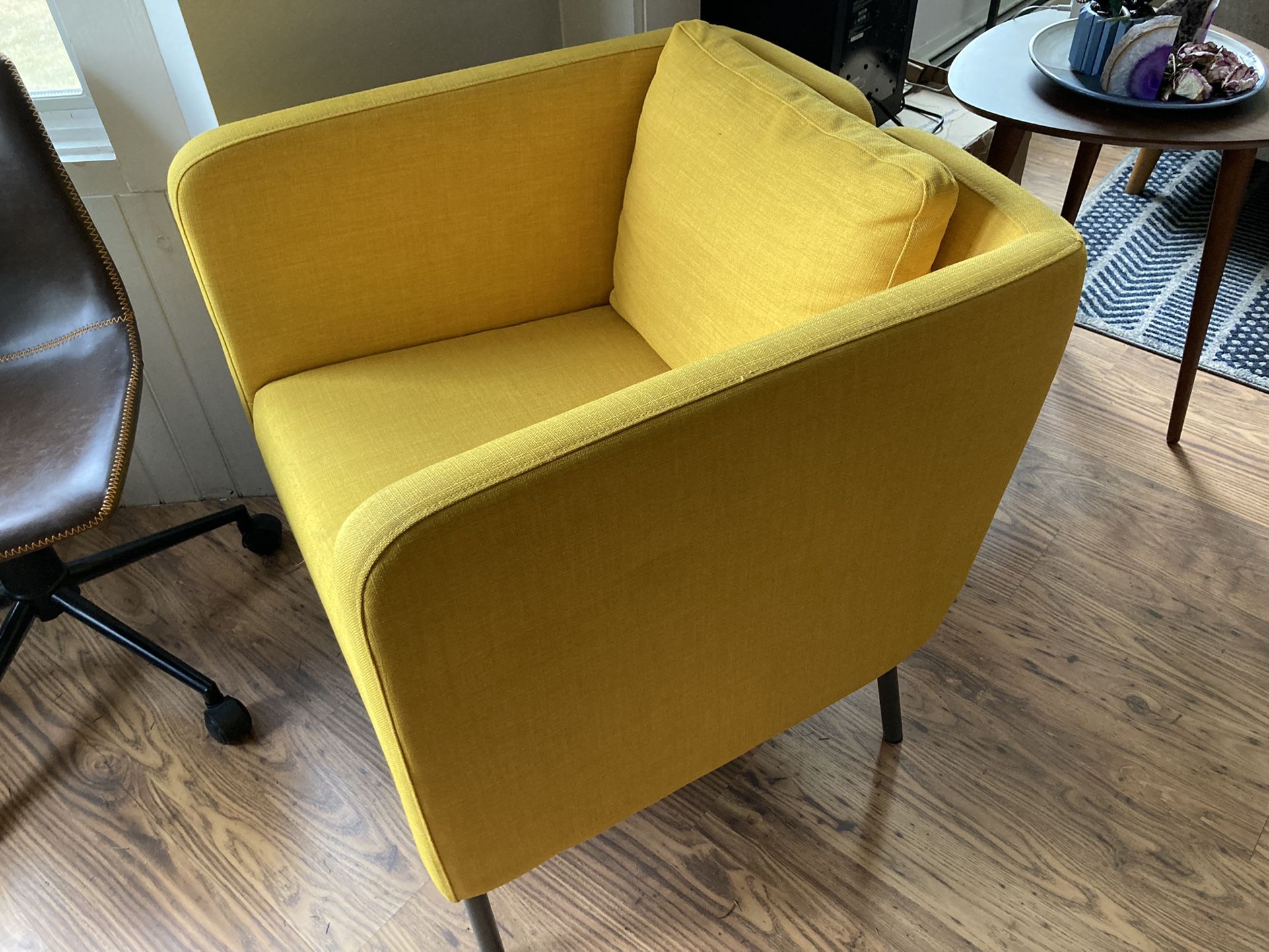 Sunny Yellow Wide Linen Armchair
