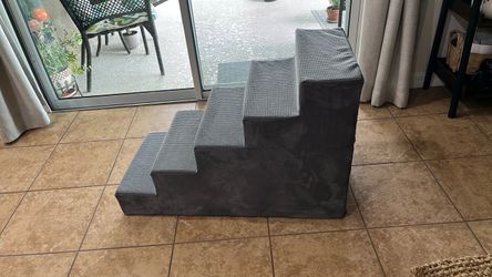 Brand new Dog Steps