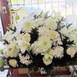 Flowers: Casket Saddle