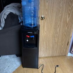 Cold And Hot Water Dispenser With 5 Gallon Bottles