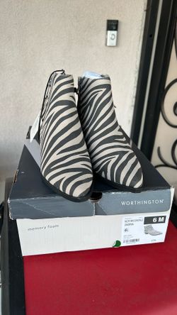 Worthington: Zebra heels