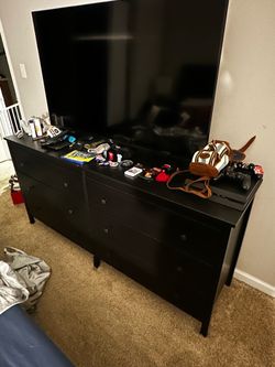 IKEA Black 6-Drawer Dresser – Excellent Condition