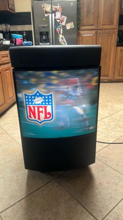 Skybox mini fridge/Turns on /not staying cool
