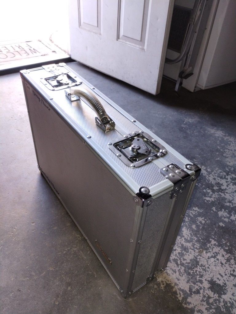 Road Runner Hard Case 