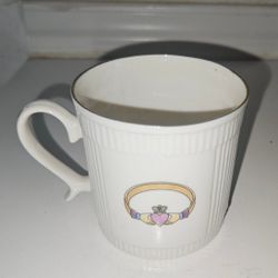 Claddagh By Donegal Parian Diameter 3" H3"