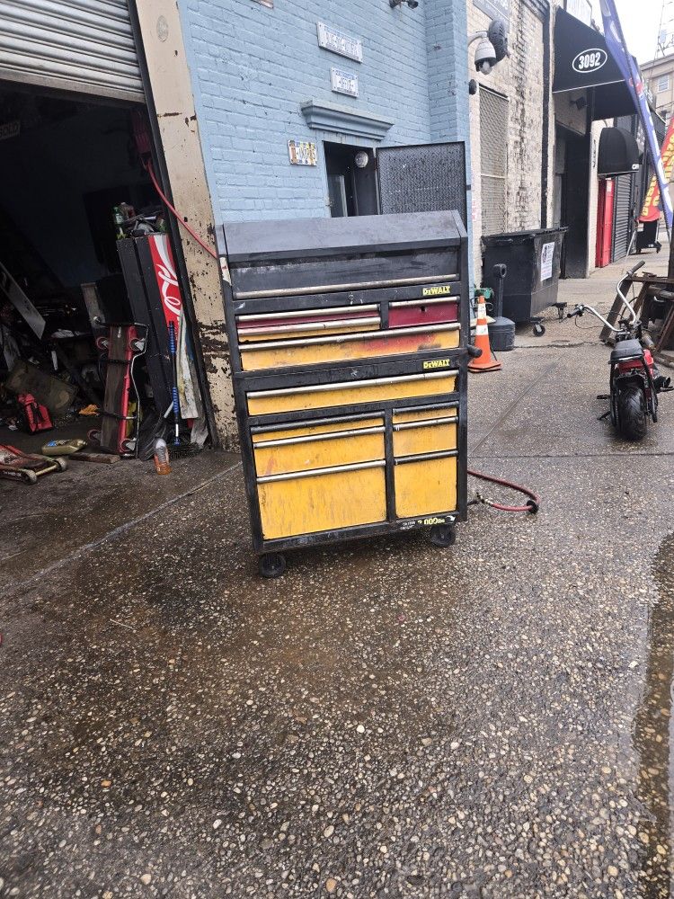 DeWalt Large Tool Box