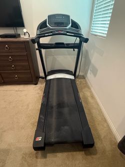 Furnitures : Moving Out Sale
