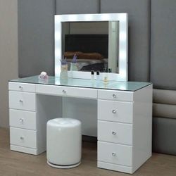 New Make Up Vanity Desk With Mirror & Lights