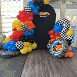 Balloon garland