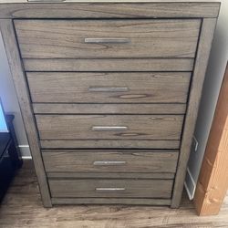 Darvin 5 drawer bedroom dresser