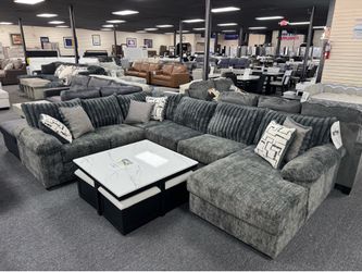 U Shape Sectional. 🚚WE DELIVER🚚