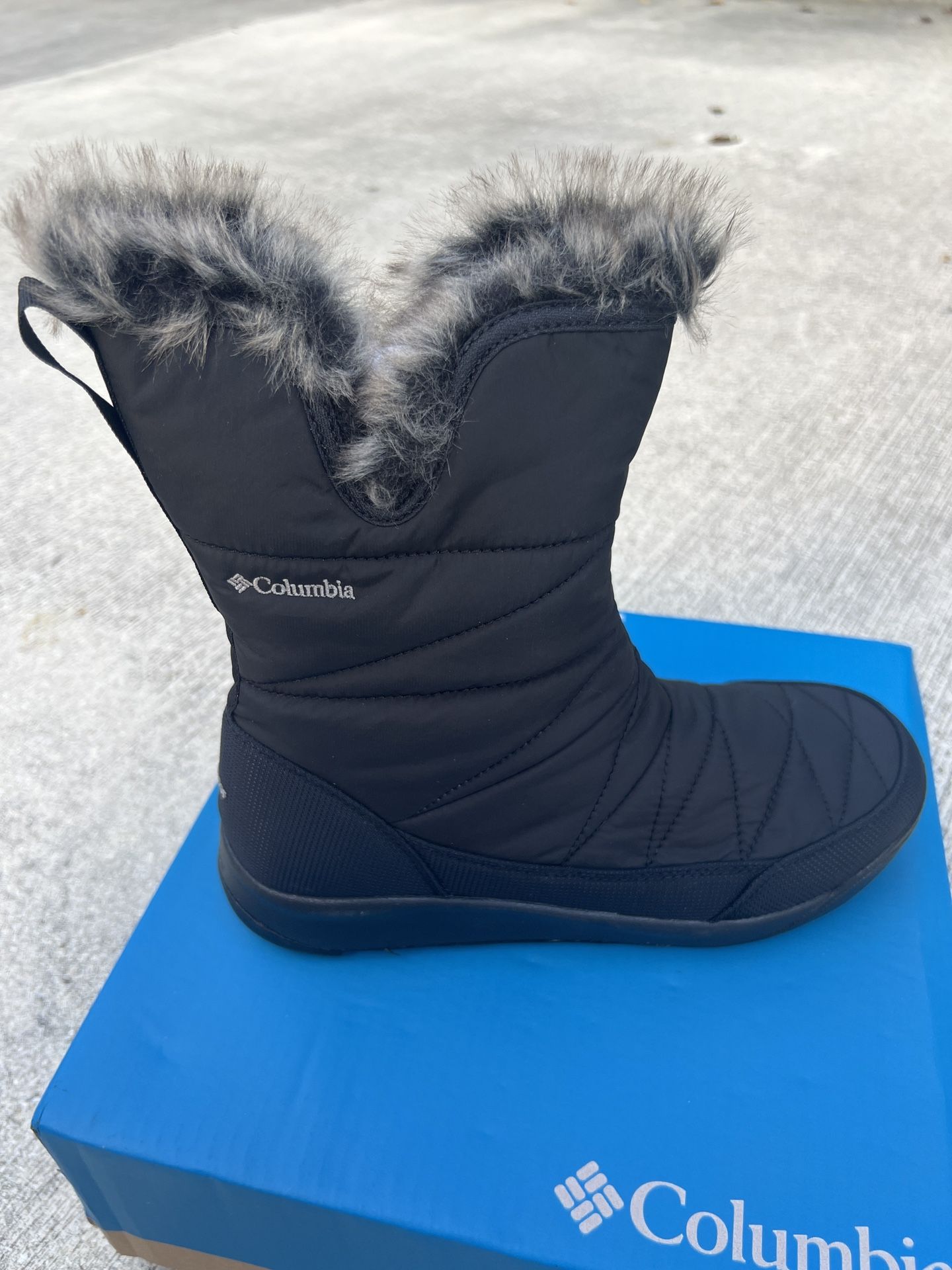 Women’s Size 8 Winter Boot