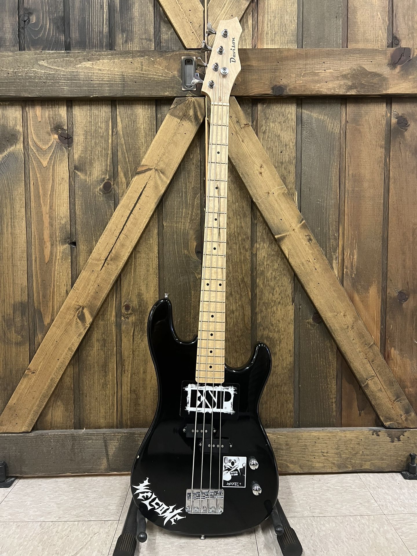 Davison Bass Electric Guitar Black