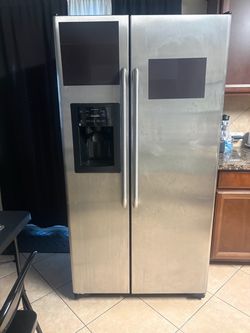 Whirlpool Refrigerator for Sale – As-Is