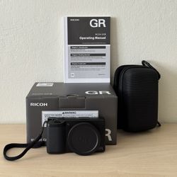 RICOH GR III