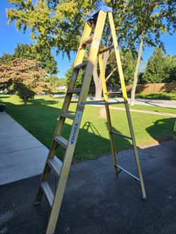 Werner FS108 8 ft Fiberglass Step Ladder 250 lb Heavy Duty
