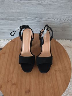Top Moda Black Block Heel Sandals 8.5
