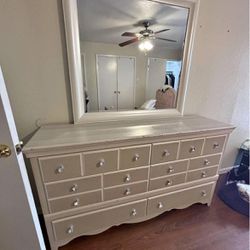 White Dresser With Mirror And Dresser Set