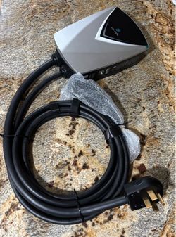 Tesla charger (new) 220 V