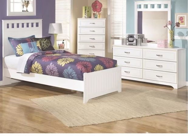 Twin Size Bed & Dresser With Mirror 