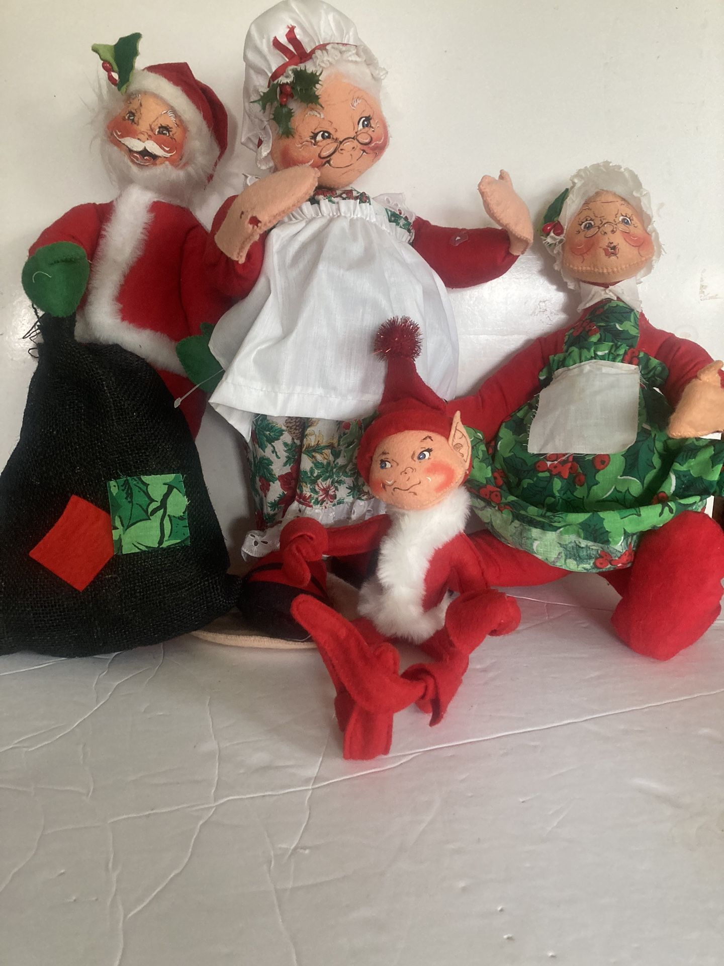 ANNALEE Christmas dolls